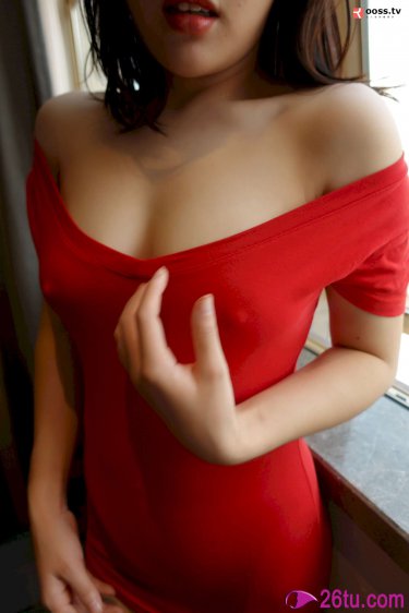 红色机尾