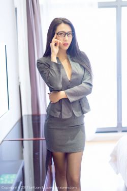 在车上一次又一次挺入
